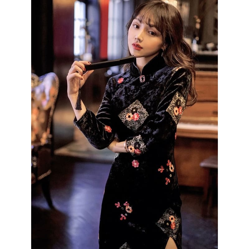 Black Fur Sleeve Long Cheongsam - Female Hanfu