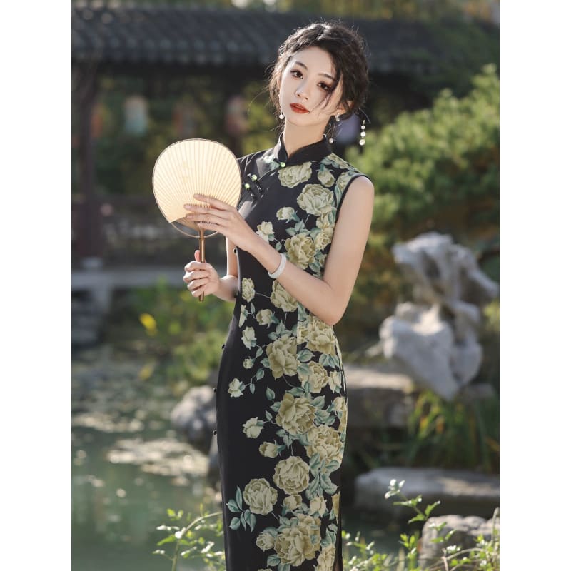 Black with Green Flowers Cheongsam - Female Hanfu