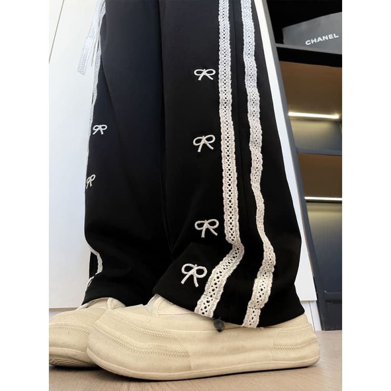 Bow Accent Lace Embroidered Mid Rise Sweatpants