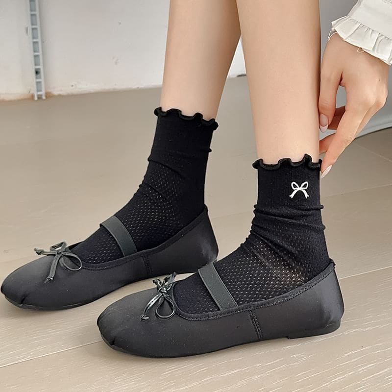 Bow Embroidered Lettuce Edge Socks