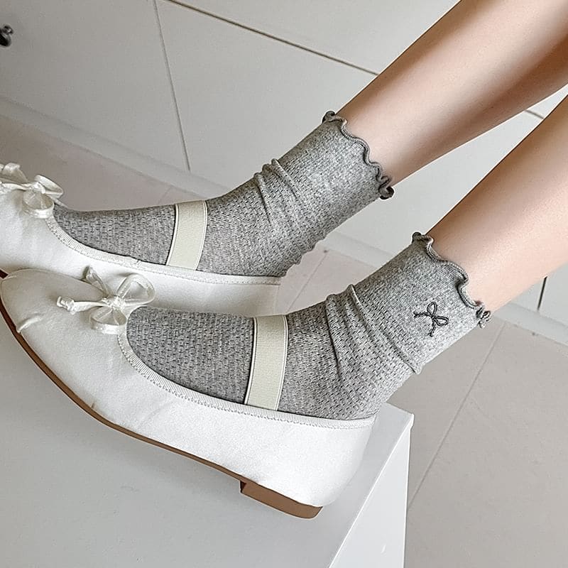 Bow Embroidered Lettuce Edge Socks