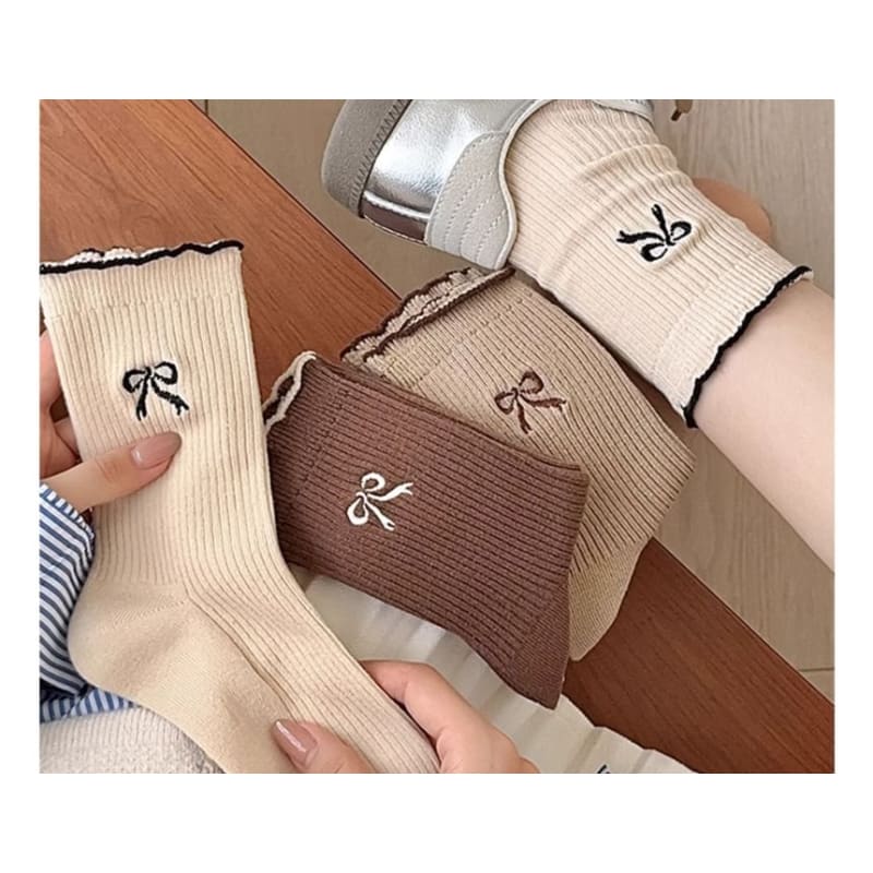 Bow Embroidered Ribbed Short Socks Set