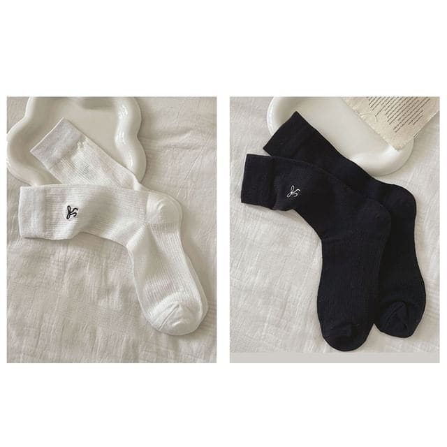 Bow Embroidered Socks Set - Set Of 2 Pairs - White & Black