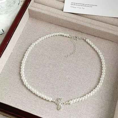 Bow Faux Pearl Necklace