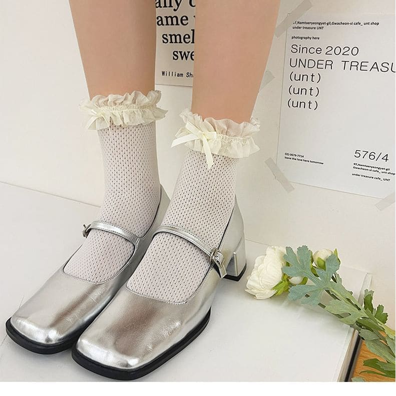 Bow Frill Trim Perforated Socks