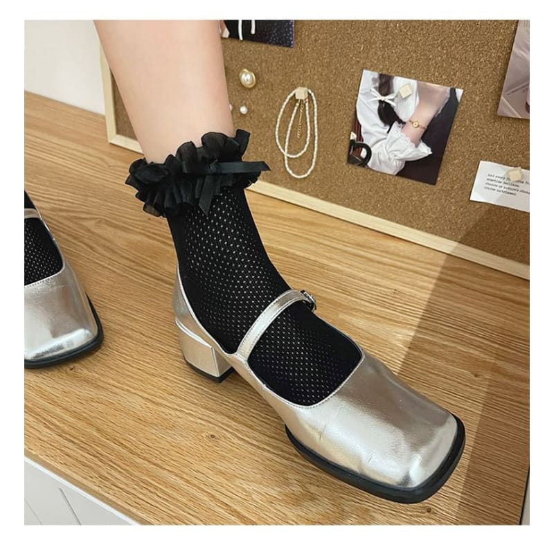 Bow Frill Trim Perforated Socks