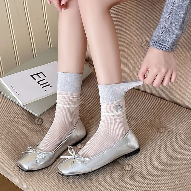 Bow Glitter Short Socks - White / One Size