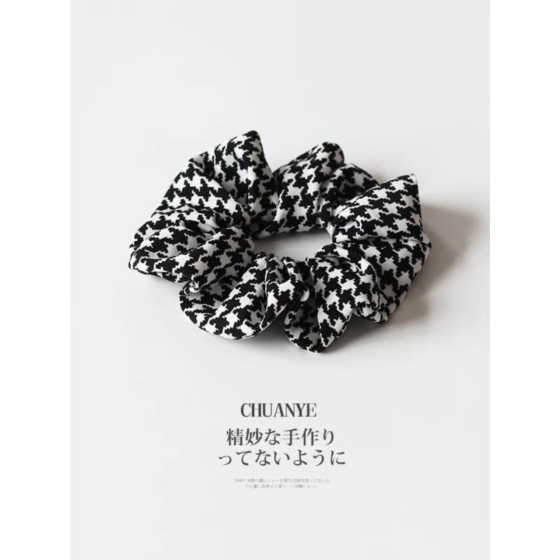 Bow / Houndstooth Print Fabric Scrunchie