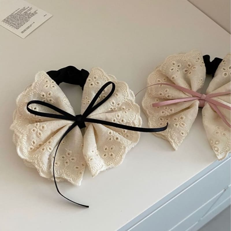 Bow Lace Scrunchie