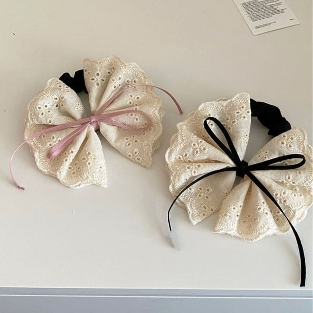 Bow Lace Scrunchie