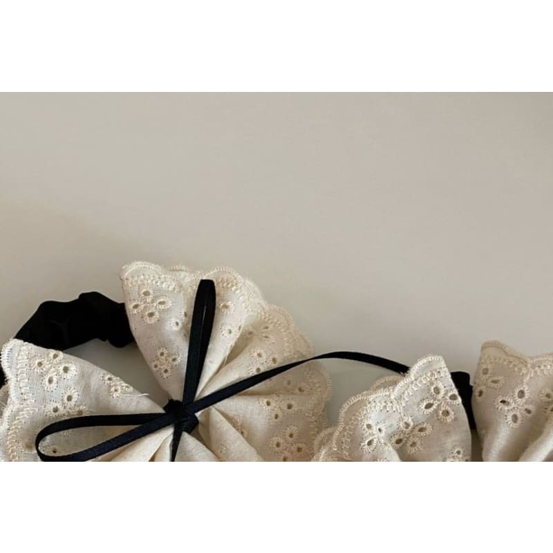 Bow Lace Scrunchie