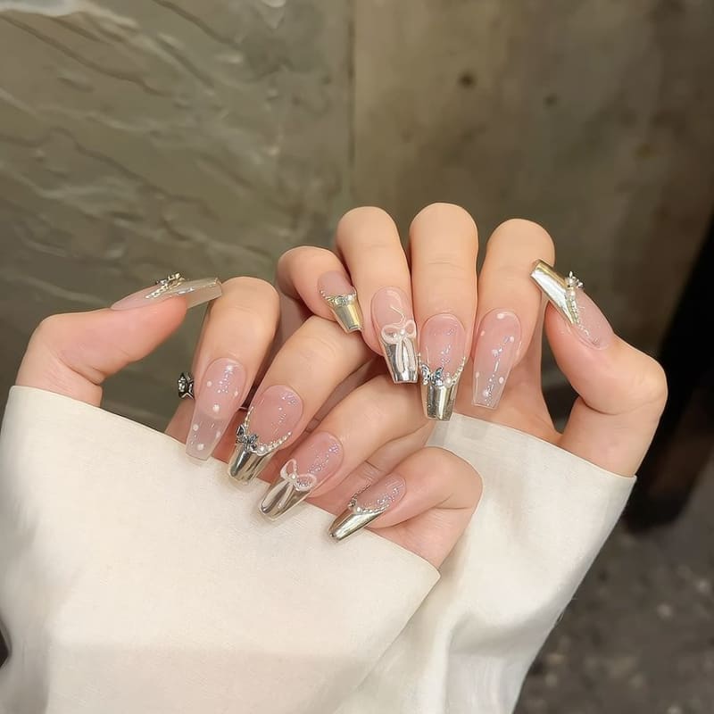 Bow Metallic Press On Nail