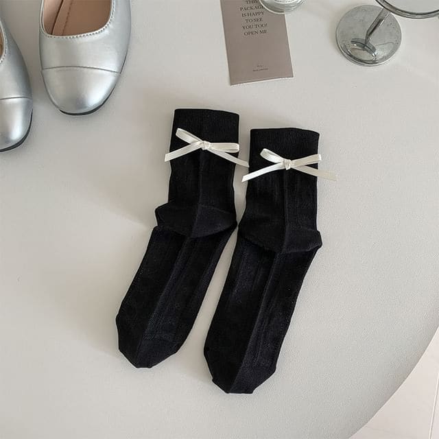 Bow Perforated Socks - Black / One Size