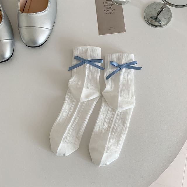 Bow Perforated Socks - White / One Size