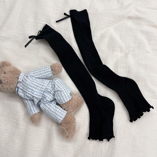 Bow Ruffled Ribbed Socks - Black / One Size