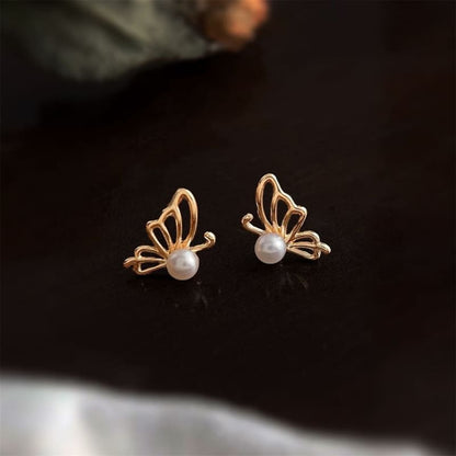 Butterfly Faux Pearl Ear Stud