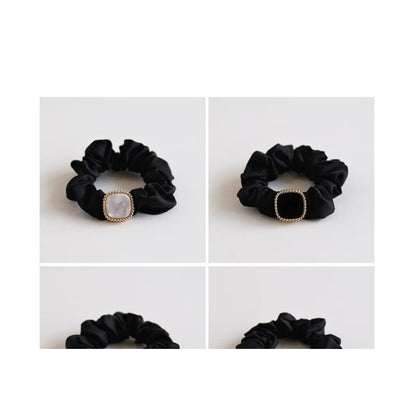 Button Hair Tie