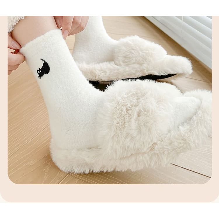 Cat Embroidered Fleece Short Socks / Set