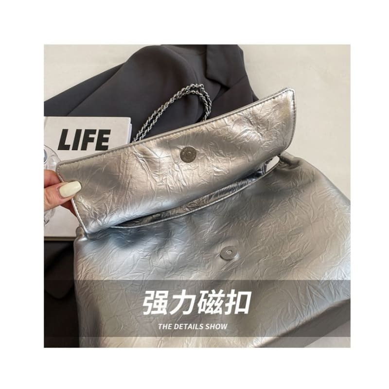 Chain Strap Flap Tote Bag