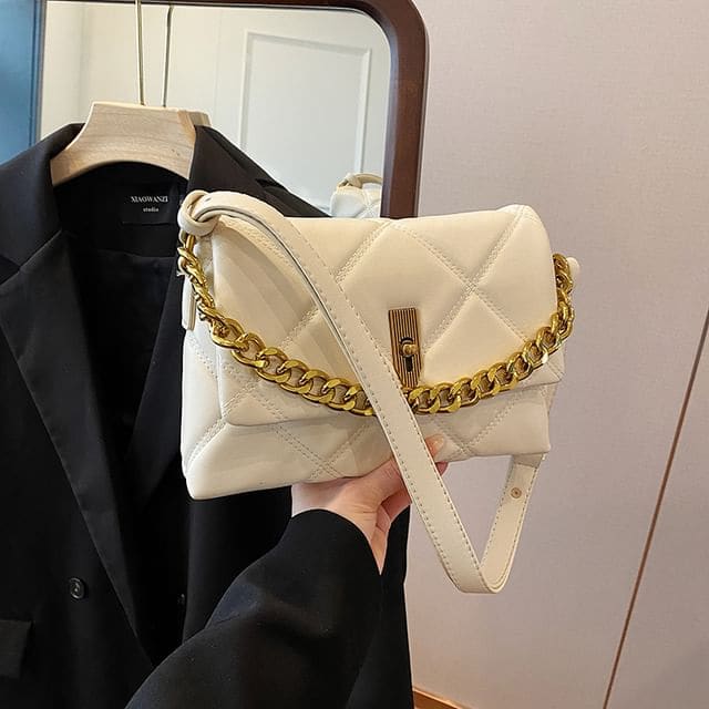 Chained Quilted Shoulder Bag - Off-White / One Size