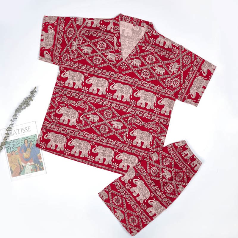 Chic Elephants T-Shirt Shorts Pajamas Set - Women / XL