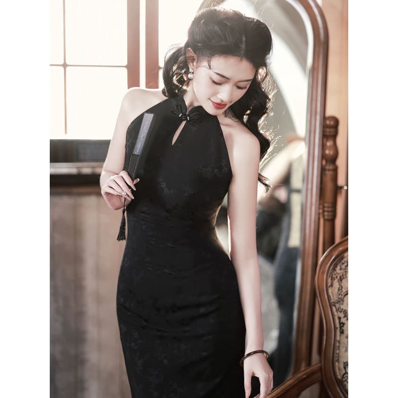 Classic Black Sleeveless Long Cheongsam - Female Hanfu