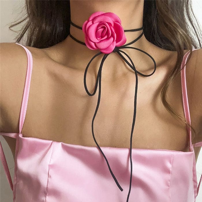 Classy Rose Choker Necklace - Standart / Dark Pink