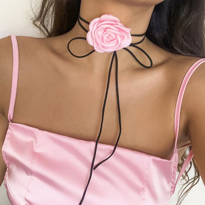 Classy Rose Choker Necklace - Standart / Light Pink