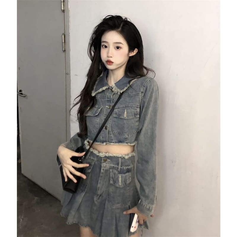 Collared Washed Fray Crop Button Denim Jacket / High Waist