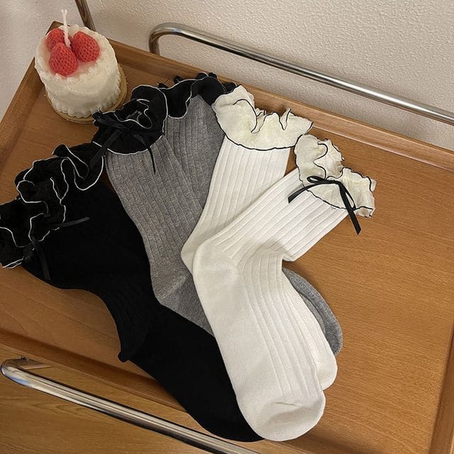 Contrast Trim Ruffled Ribbed Socks – KawaiiMoriStore