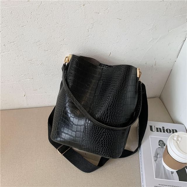 Croc Grain Bucket Bag - Black / One Size