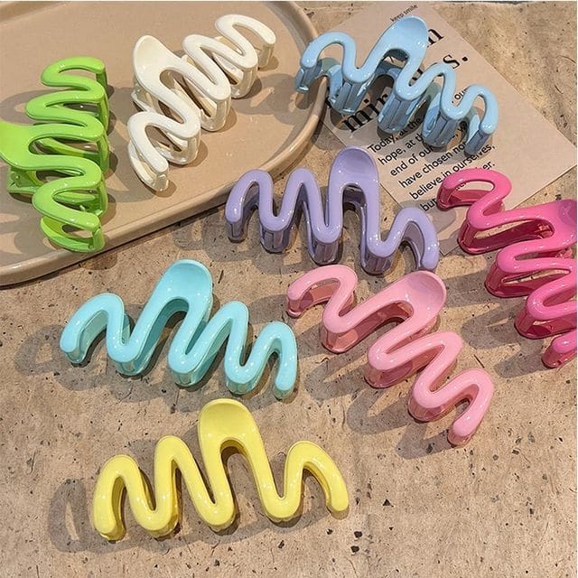 Curve Acrylic Hair Clamp