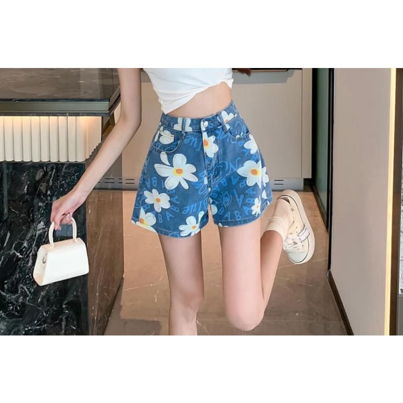 Daisy Print High Waistline Washed Denim Shorts Egirldoll