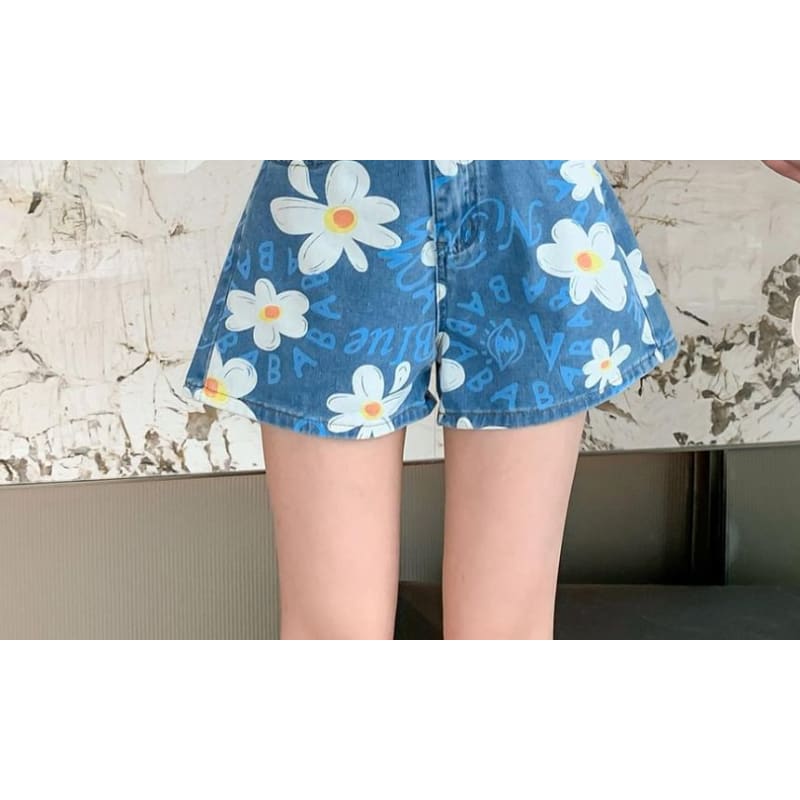 Daisy Print High Waistline Washed Denim Shorts Egirldoll