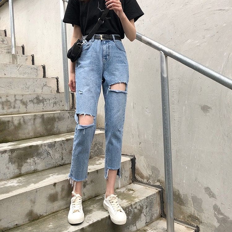 Distressed Cropped Straight Leg Jeans