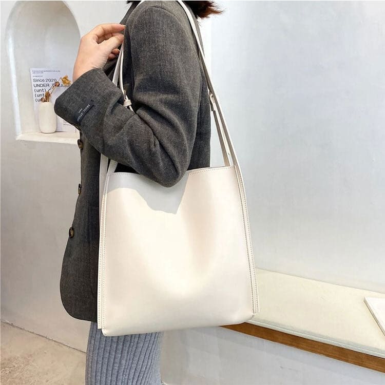 Elegant Leather Tote Bag - Handbags