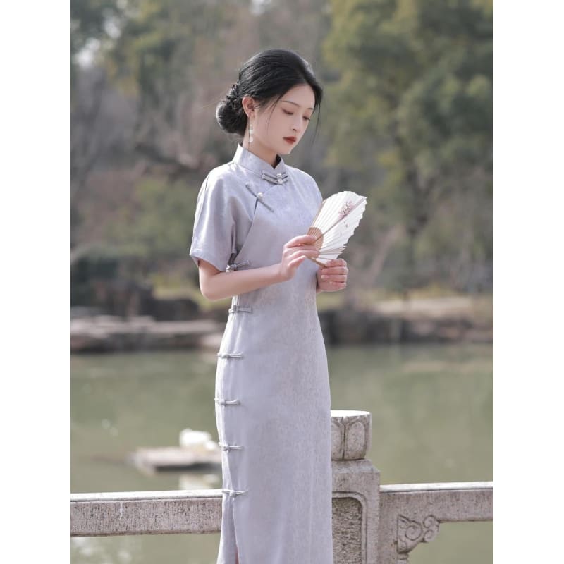 Elegant Satin Short Sleeve Cheongsam - S / Short Sleeve