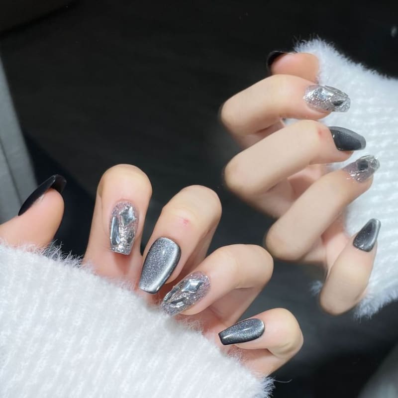 Embellished Cat Eye Press On Nail