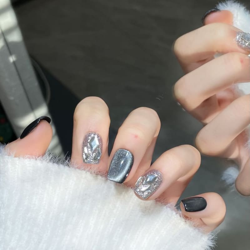 Embellished Cat Eye Press On Nail