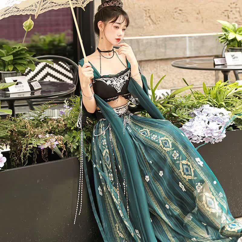 Fascinating Embroidery Top Pearl Chain Decor High Waist