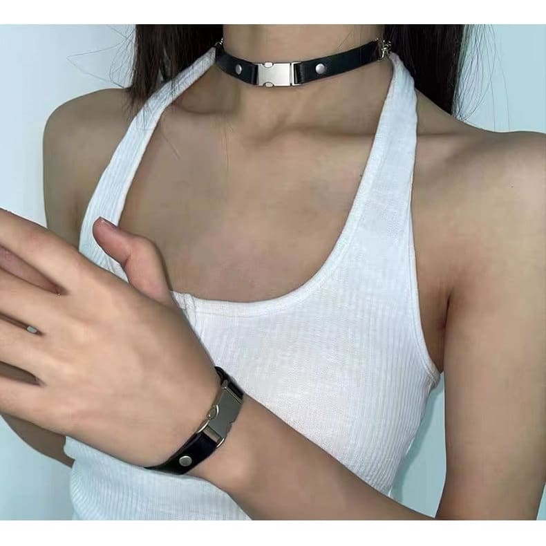 Faux Leather Buckled Choker / Bracelet