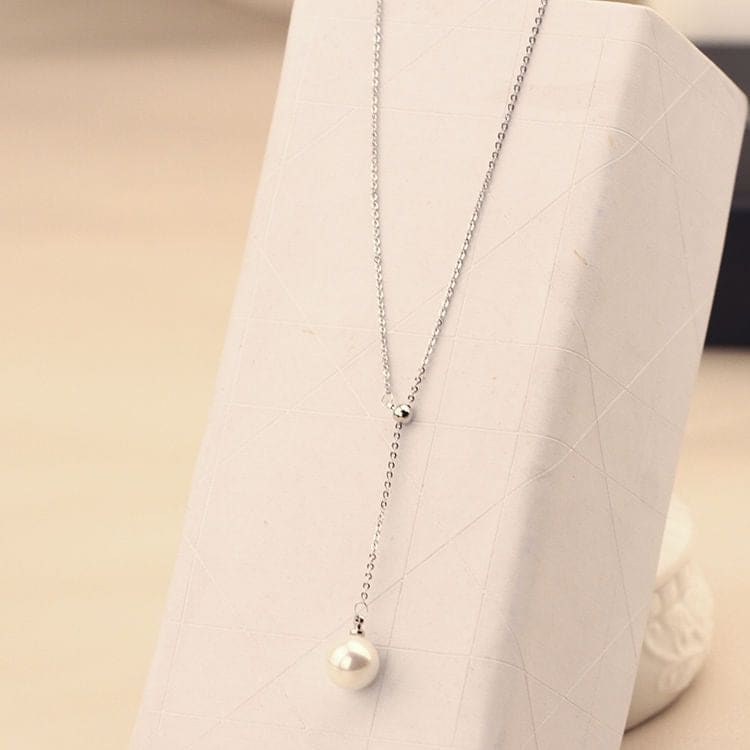 Faux Pearl Drop Necklace