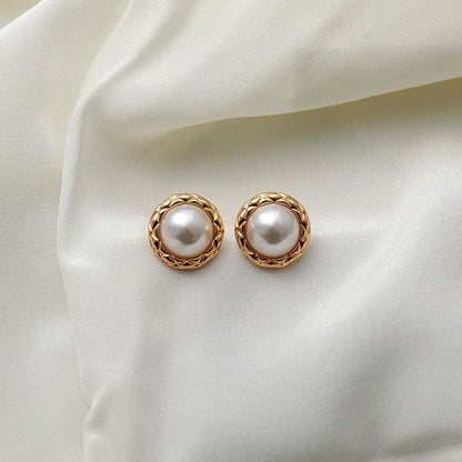 Faux Pearl Earring