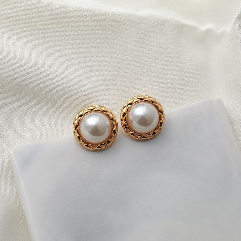 Faux Pearl Earring