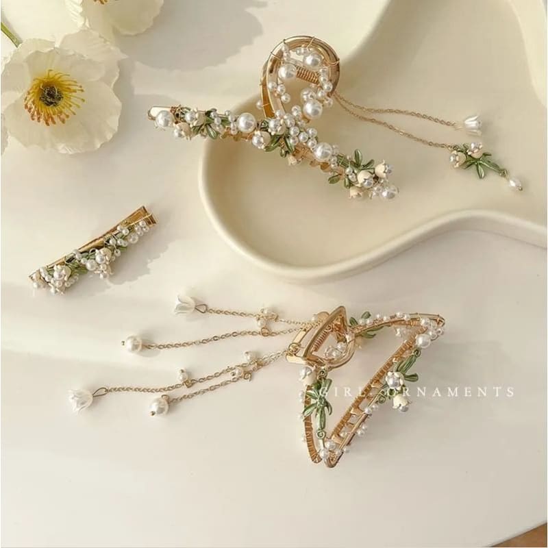 Faux Pearl Flower Hair Claw / Hair Clip