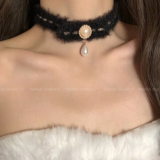 Faux Pearl Pendant Chenille Choker