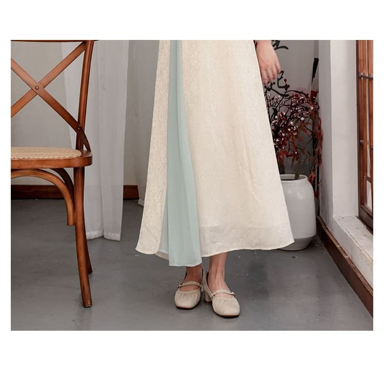 Flared-Sleeve Two Tone Maxi Hanfu Dress / Mid Rise Plain