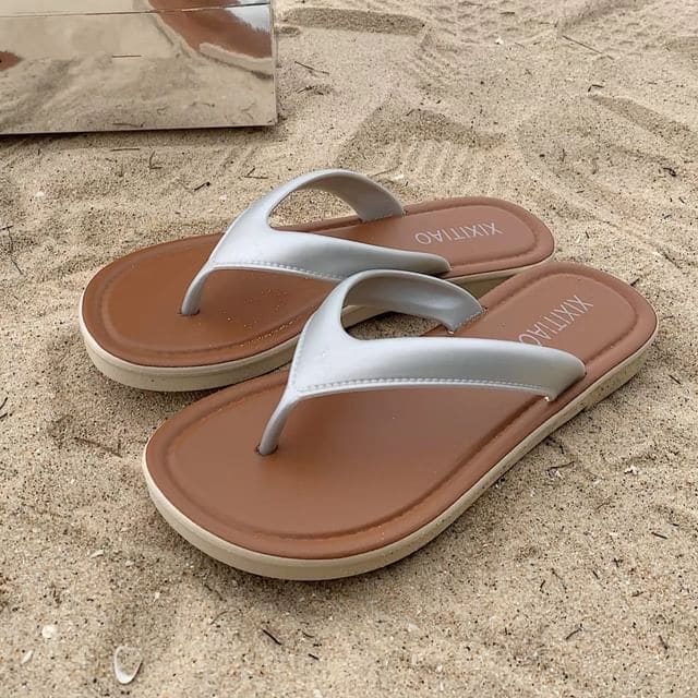 Flat Flip-Flops - Silver / 36