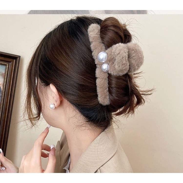 Fleece Faux Pearl Hair Claw