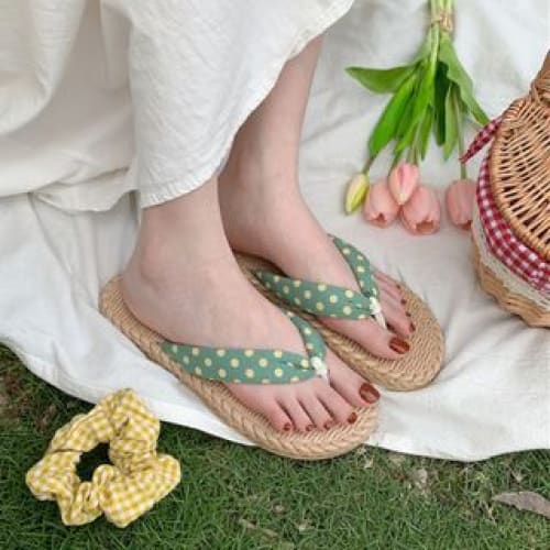 Flip Flops - One Size Smaller - Dotted - Green / 36